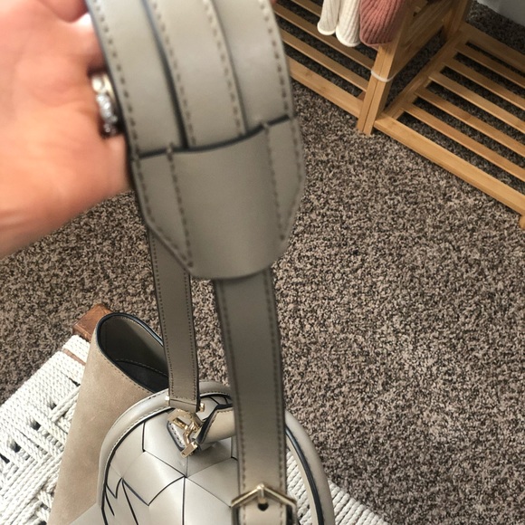 Satchel - Picture 3 of 6